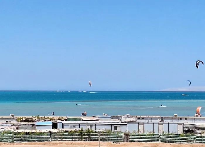 Mangroovy 1-bedroom Sleeps 4-persons, M8-4c-14 شقة